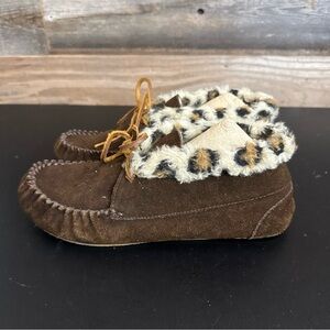 Minnetonka Women's Jacqueline Indoor Outdoor Moccasin Brown w Cheetah Faux Fur 9